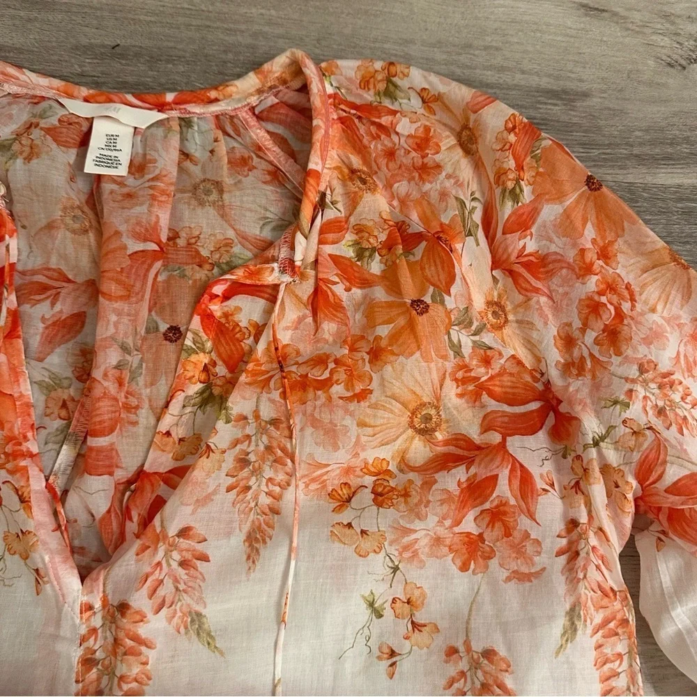 H&M Tie-detail Blouse in a white/coral floral pattern size medium